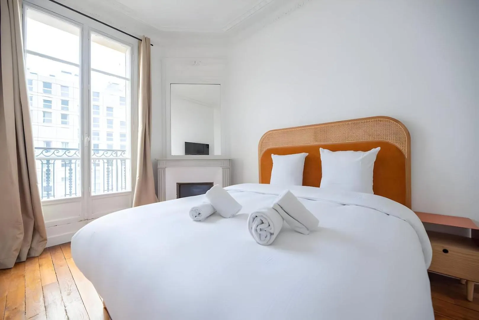 Tbs 325 - Superb Apartment With Eiffel Tower View Париж