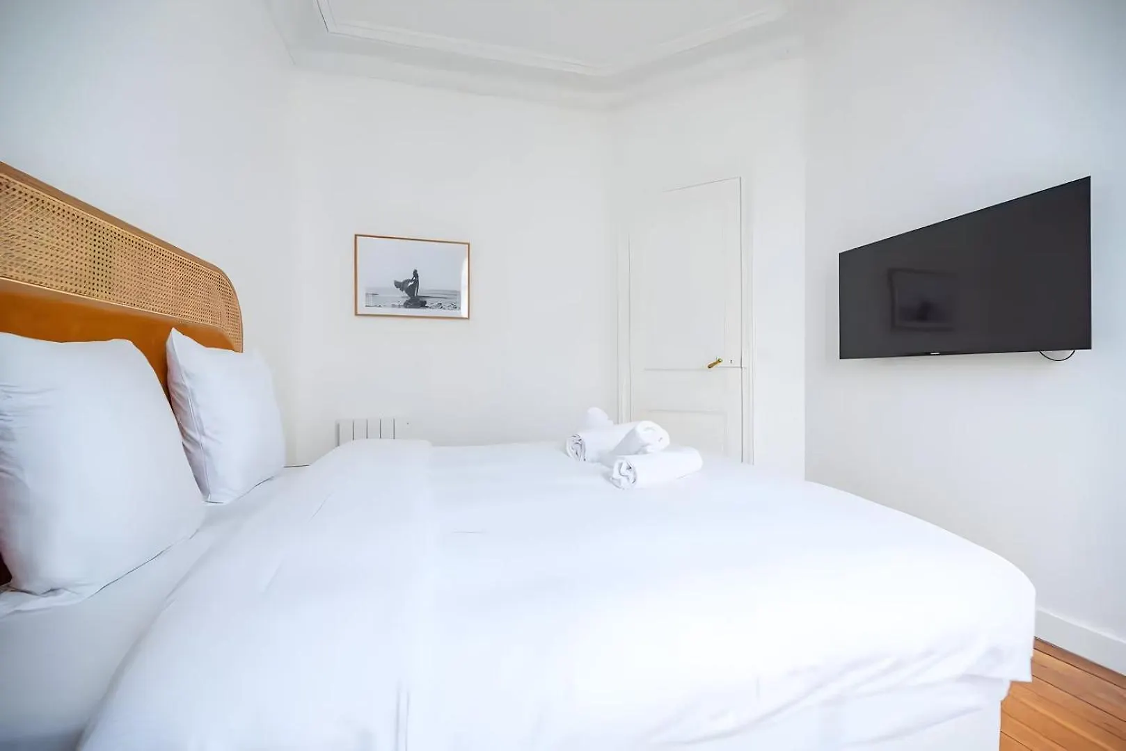 Tbs 325 - Superb Apartment With Eiffel Tower View Париж
